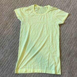LULULEMON Swiftly Tech Short Sleeve Shirt Size 6 Faded Zap